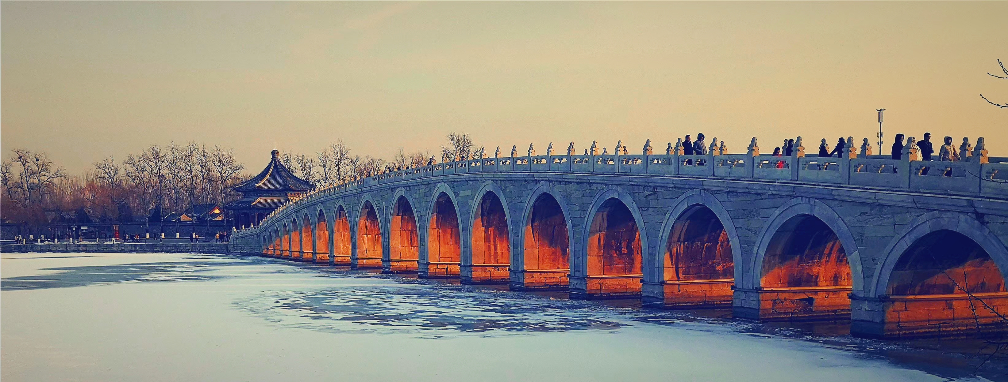 久久久精品国产亚洲成人满18免费网站