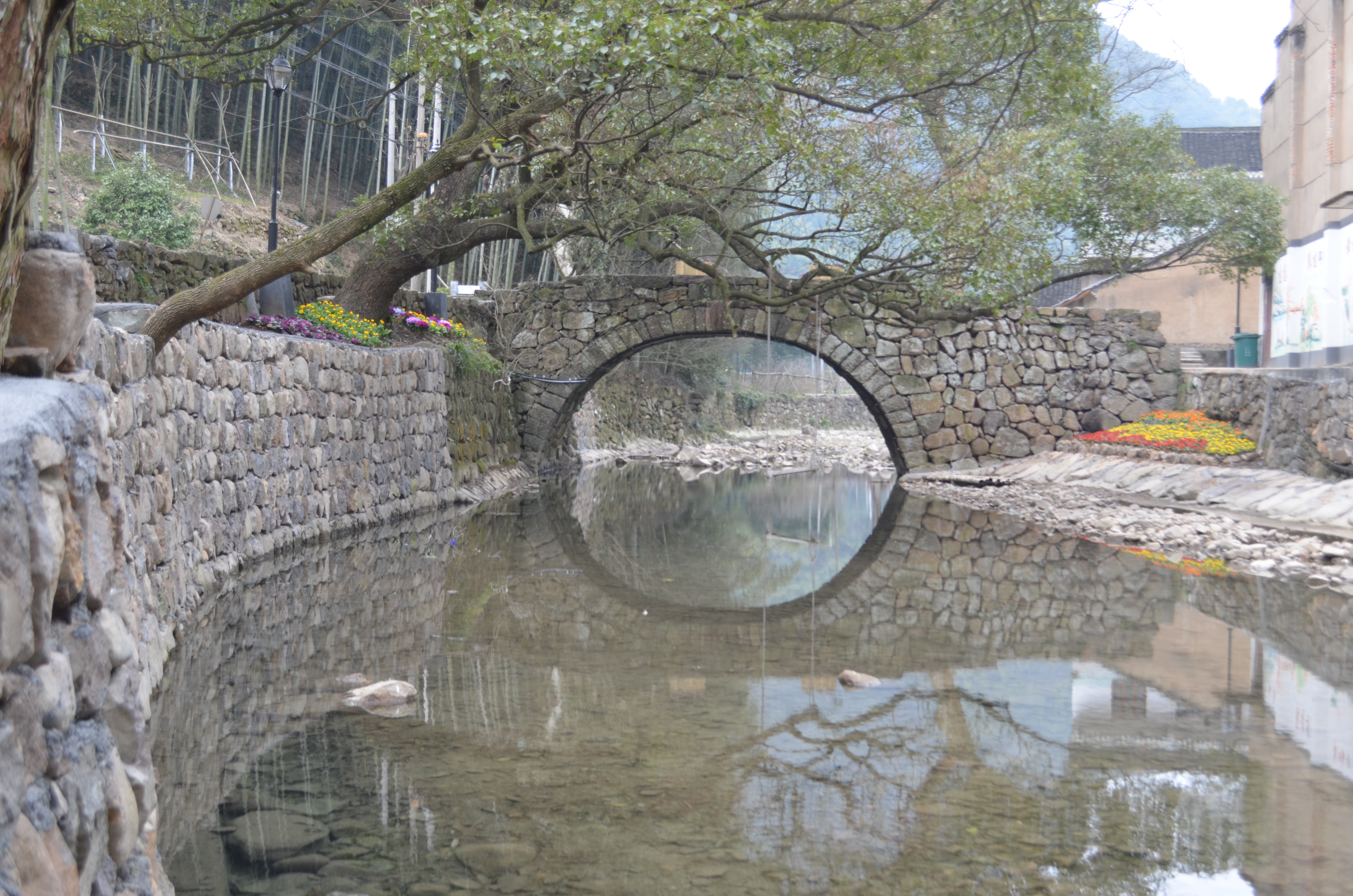 久久久精品国产亚洲成人满18免费网站