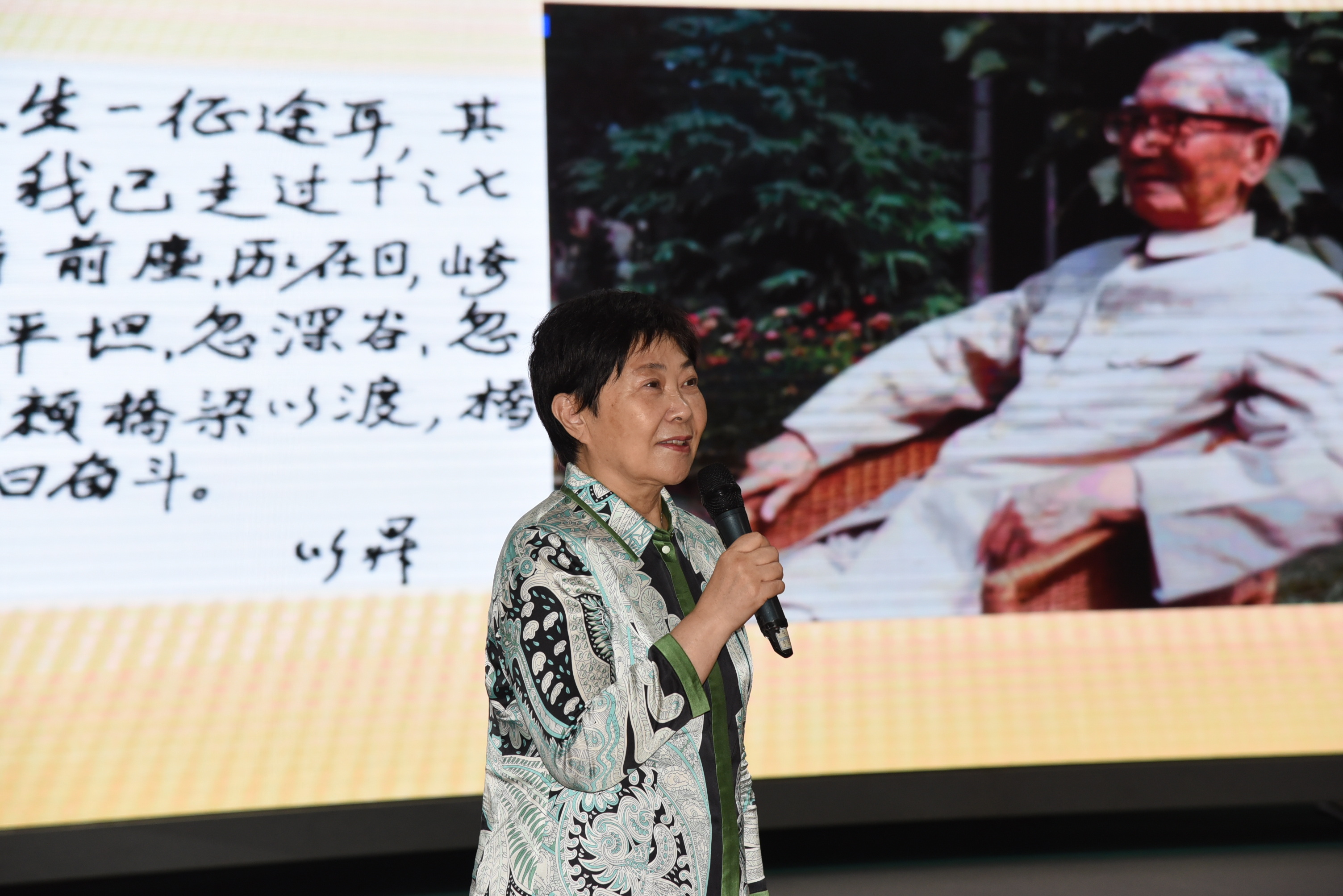 久久久精品国产亚洲成人满18免费网站