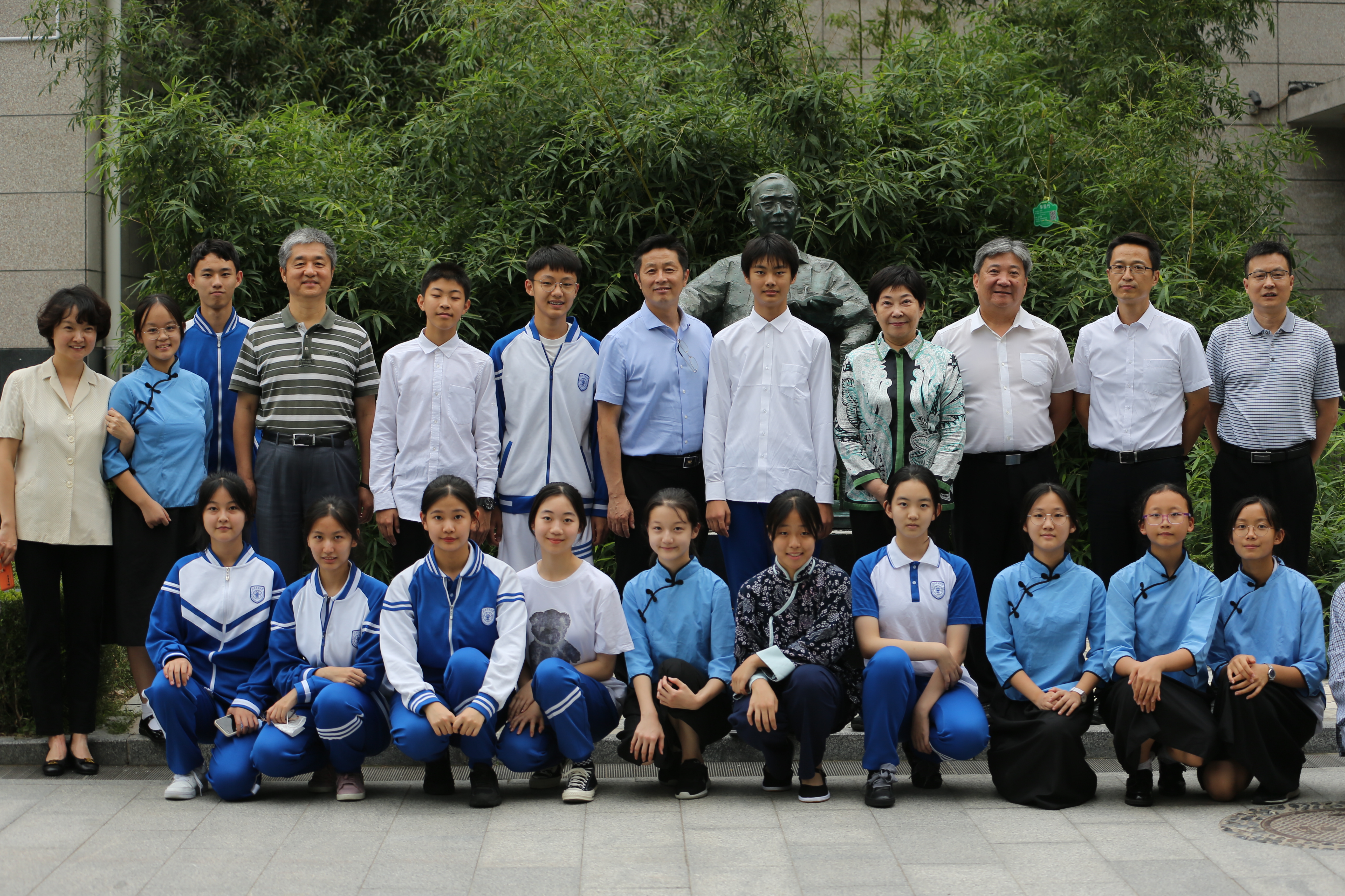 久久久精品国产亚洲成人满18免费网站