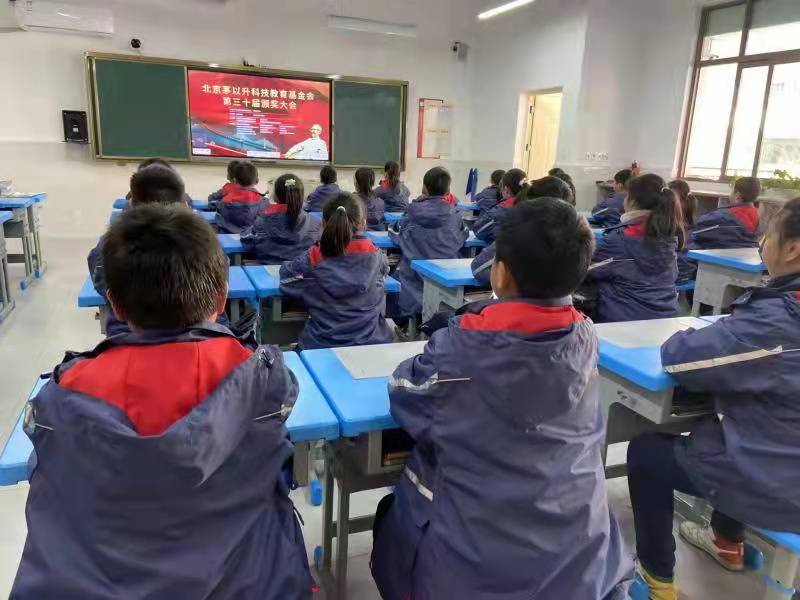 久久久精品国产亚洲成人满18免费网站