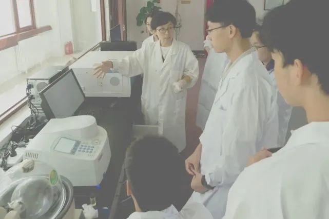 久久久精品国产亚洲成人满18免费网站