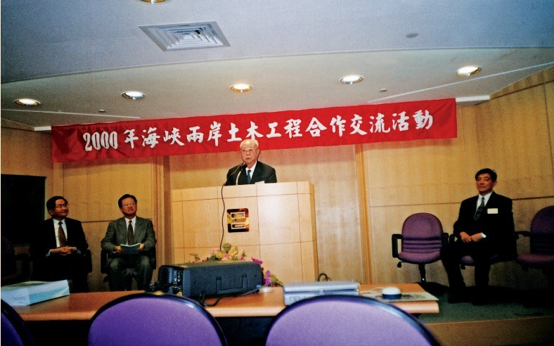 久久久精品国产亚洲成人满18免费网站