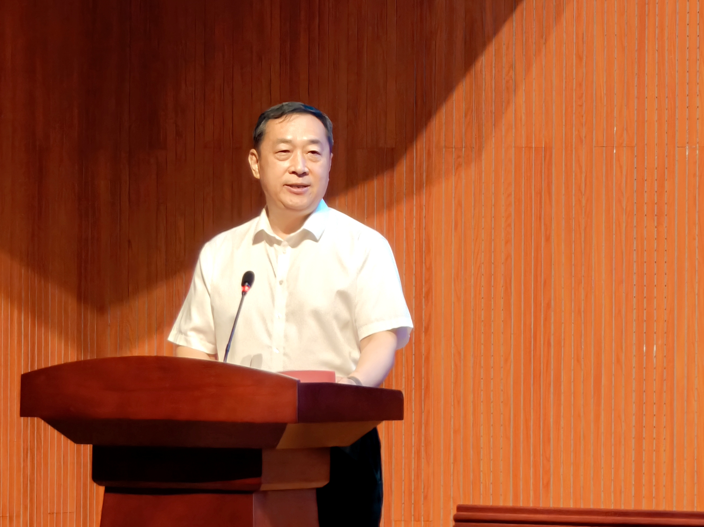 久久久精品国产亚洲成人满18免费网站