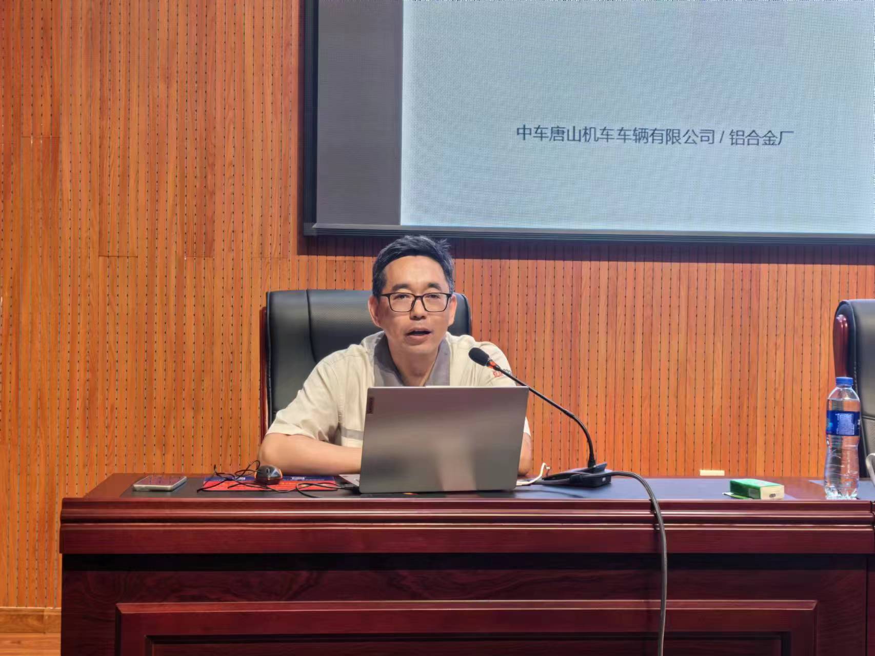 久久久精品国产亚洲成人满18免费网站