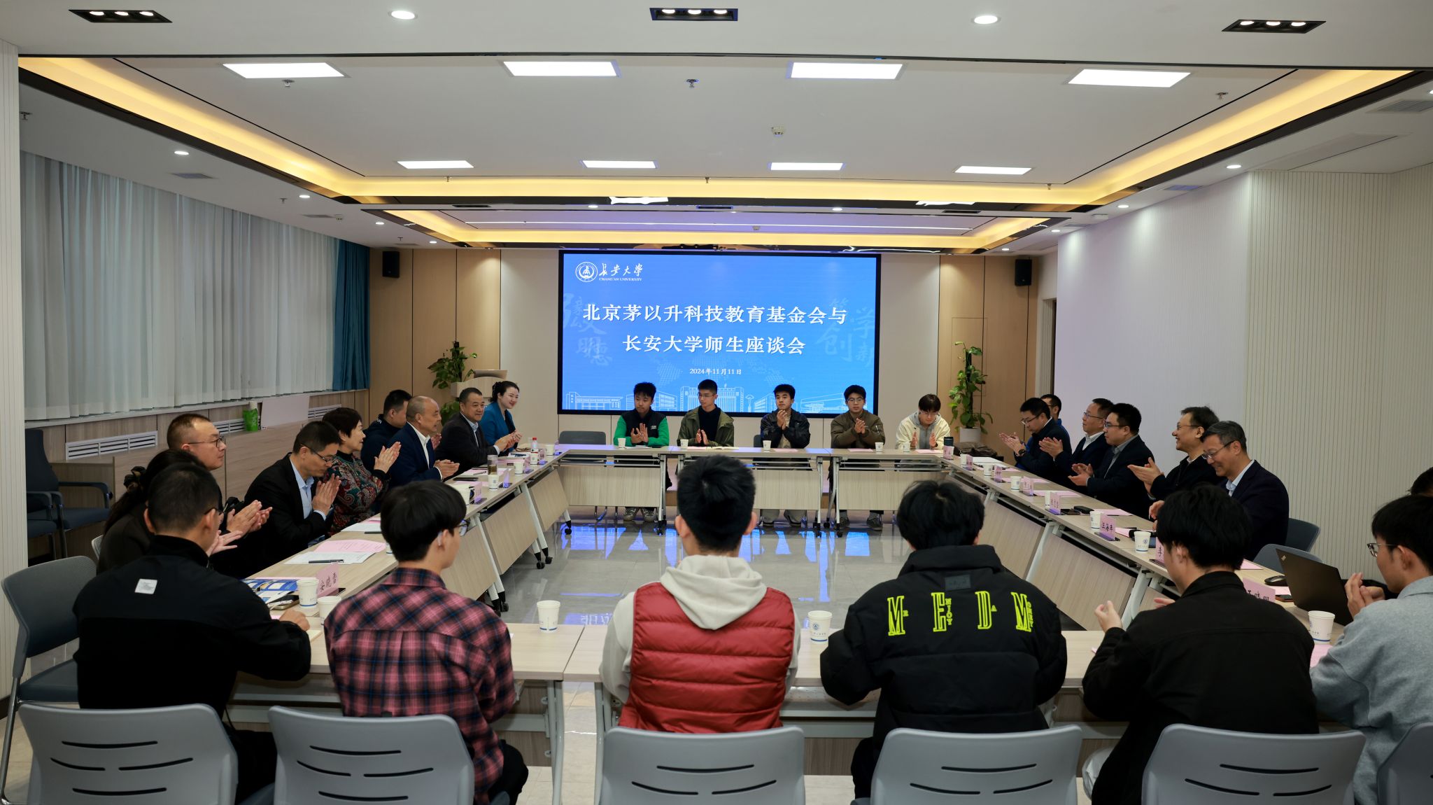 久久久精品国产亚洲成人满18免费网站