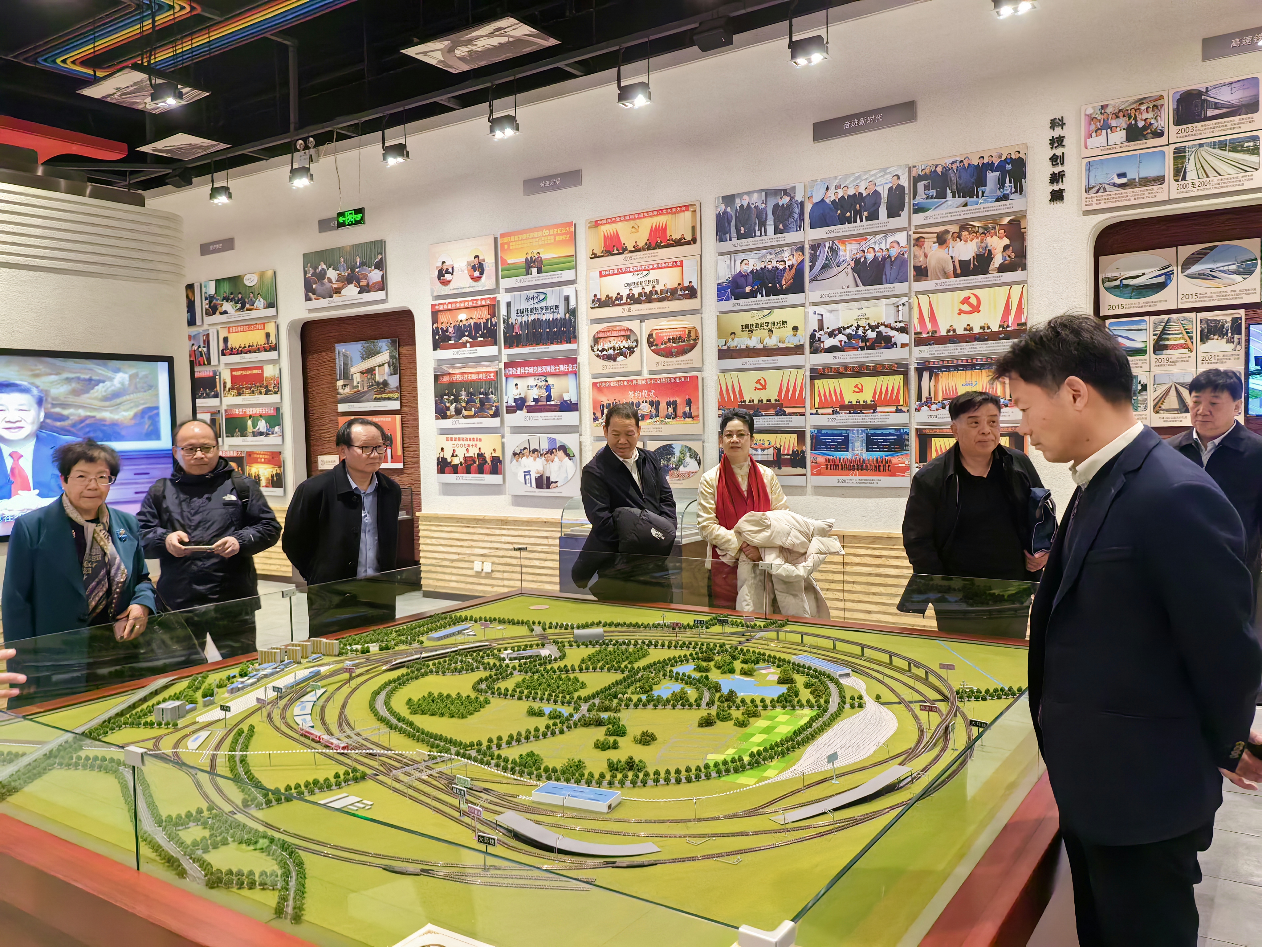 久久久精品国产亚洲成人满18免费网站