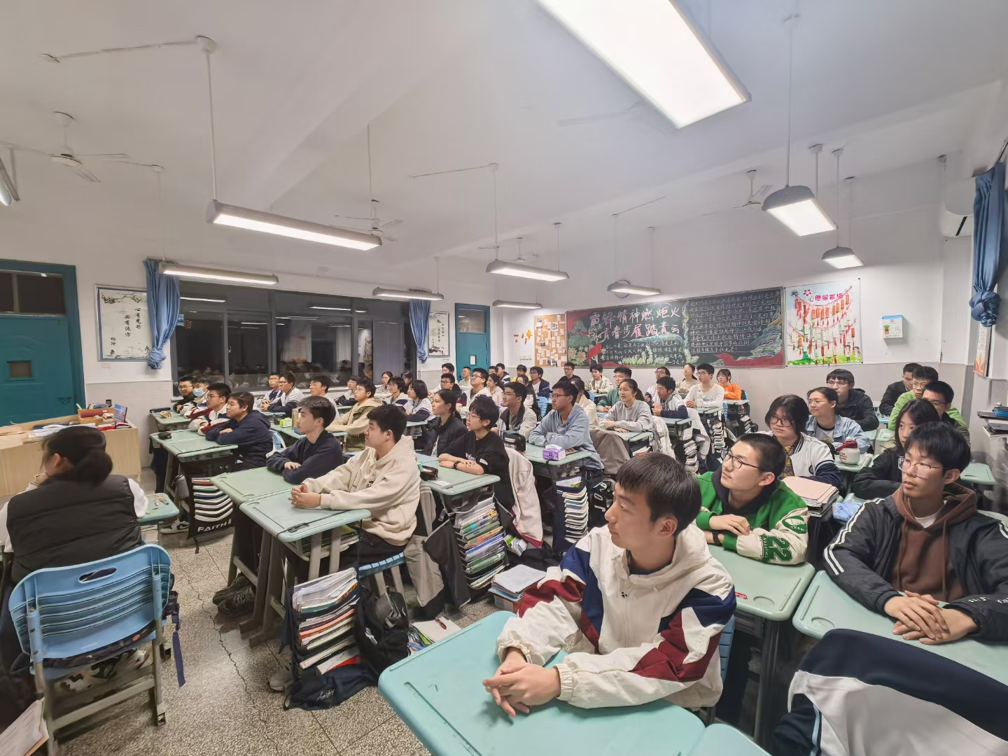 久久久精品国产亚洲成人满18免费网站