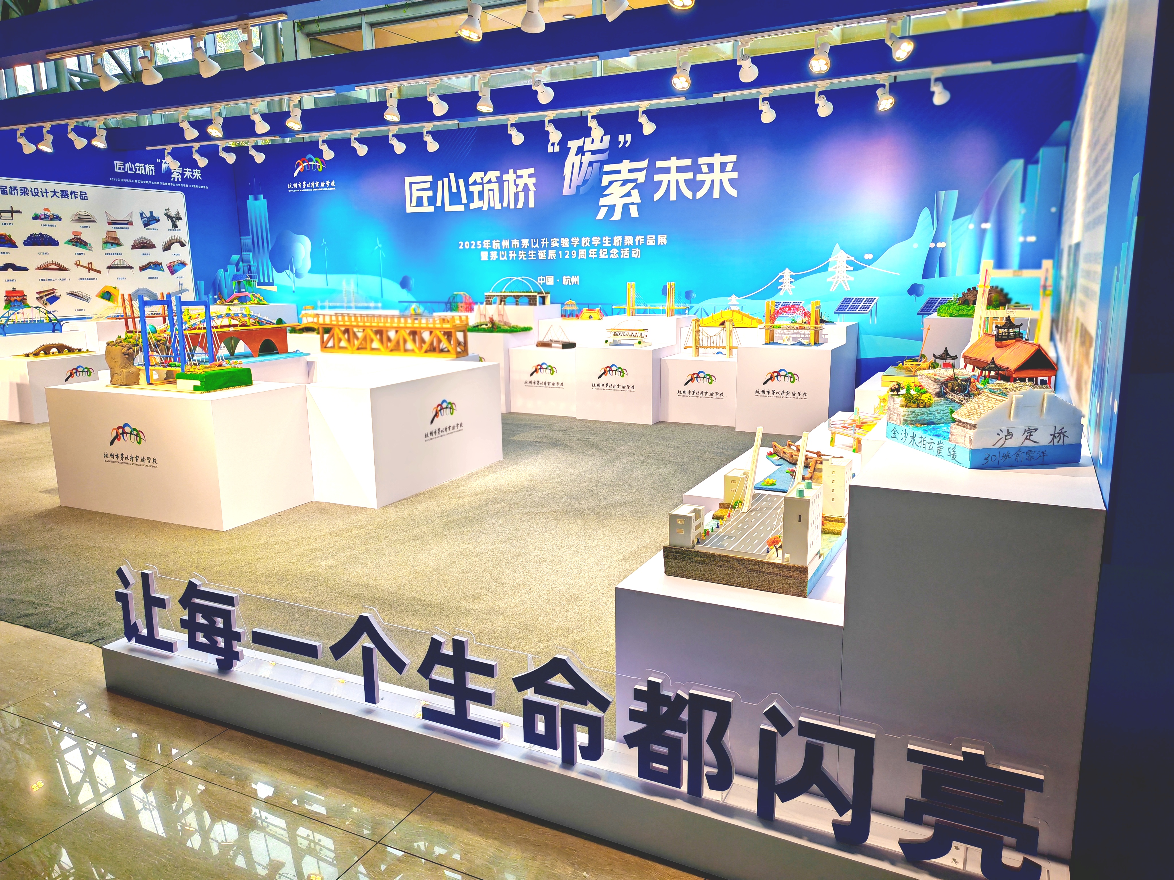 久久久精品国产亚洲成人满18免费网站