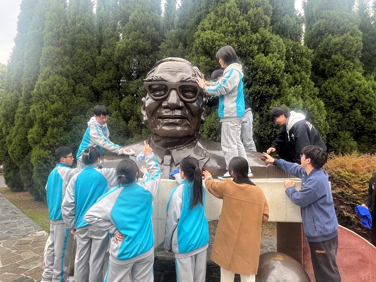 久久久精品国产亚洲成人满18免费网站