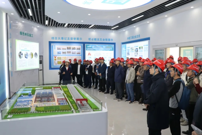 久久久精品国产亚洲成人满18免费网站