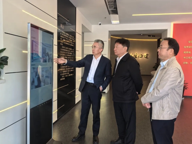 久久久精品国产亚洲成人满18免费网站