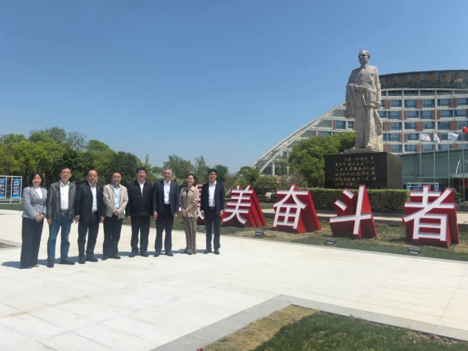 久久久精品国产亚洲成人满18免费网站