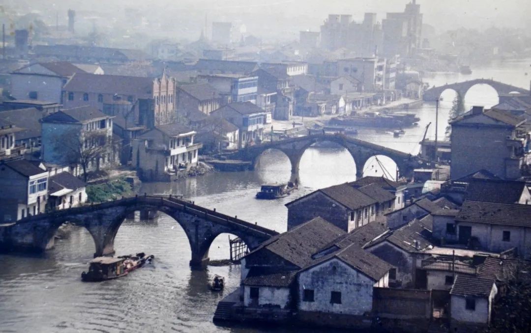 久久久精品国产亚洲成人满18免费网站