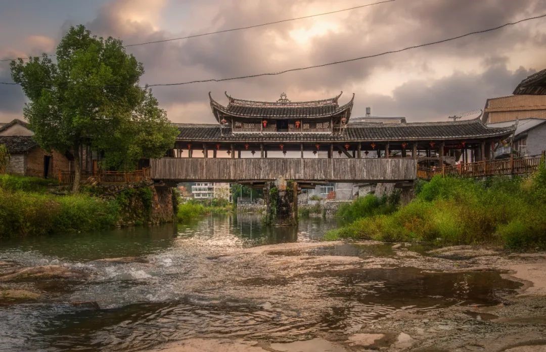 久久久精品国产亚洲成人满18免费网站