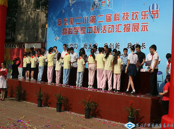 久久久精品国产亚洲成人满18免费网站