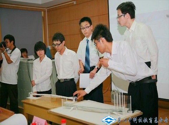 久久久精品国产亚洲成人满18免费网站