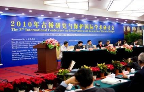 久久久精品国产亚洲成人满18免费网站