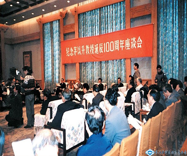 久久久精品国产亚洲成人满18免费网站