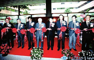 久久久精品国产亚洲成人满18免费网站