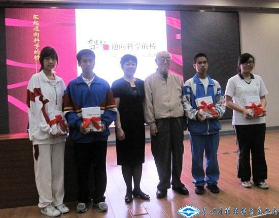 久久久精品国产亚洲成人满18免费网站