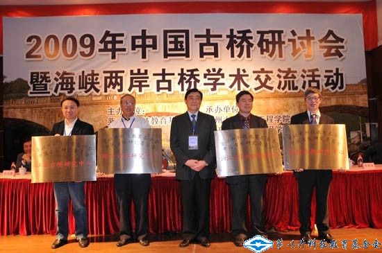 久久久精品国产亚洲成人满18免费网站