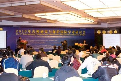 久久久精品国产亚洲成人满18免费网站