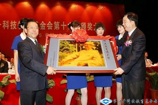 久久久精品国产亚洲成人满18免费网站