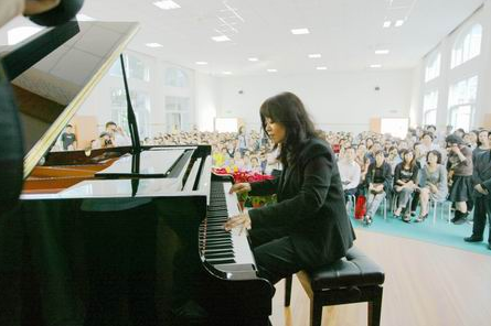 久久久精品国产亚洲成人满18免费网站