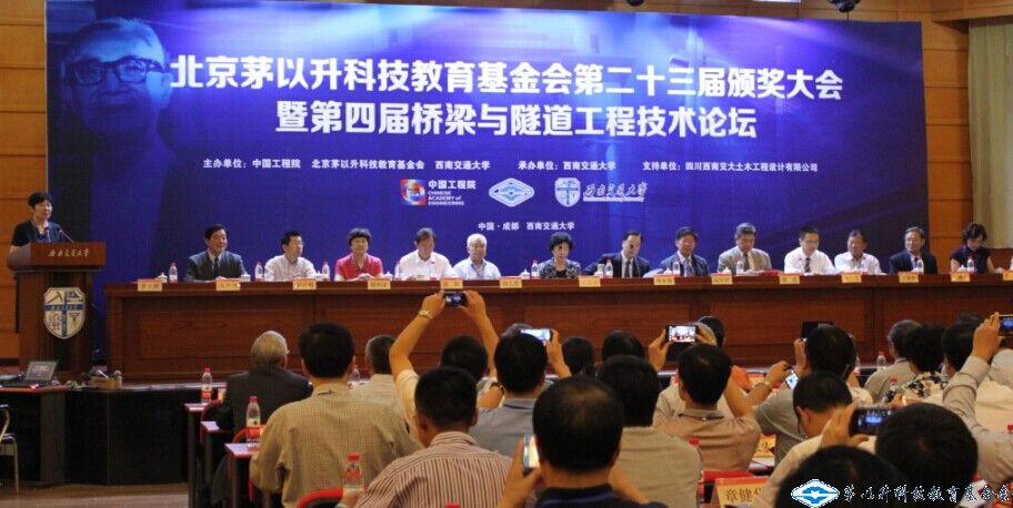 久久久精品国产亚洲成人满18免费网站