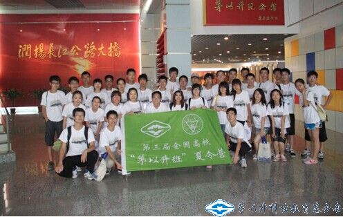 久久久精品国产亚洲成人满18免费网站