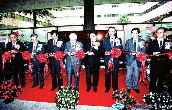 久久久精品国产亚洲成人满18免费网站