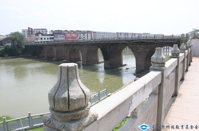 久久久精品国产亚洲成人满18免费网站