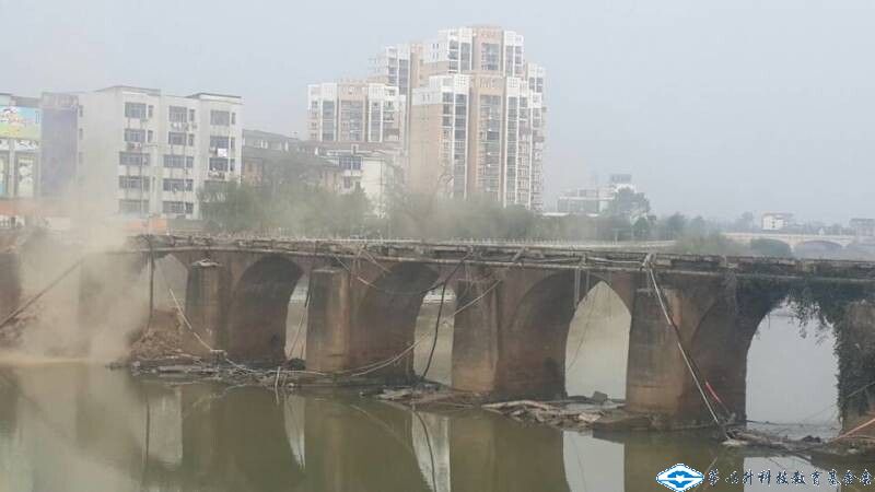 久久久精品国产亚洲成人满18免费网站