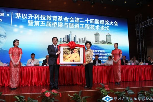 久久久精品国产亚洲成人满18免费网站