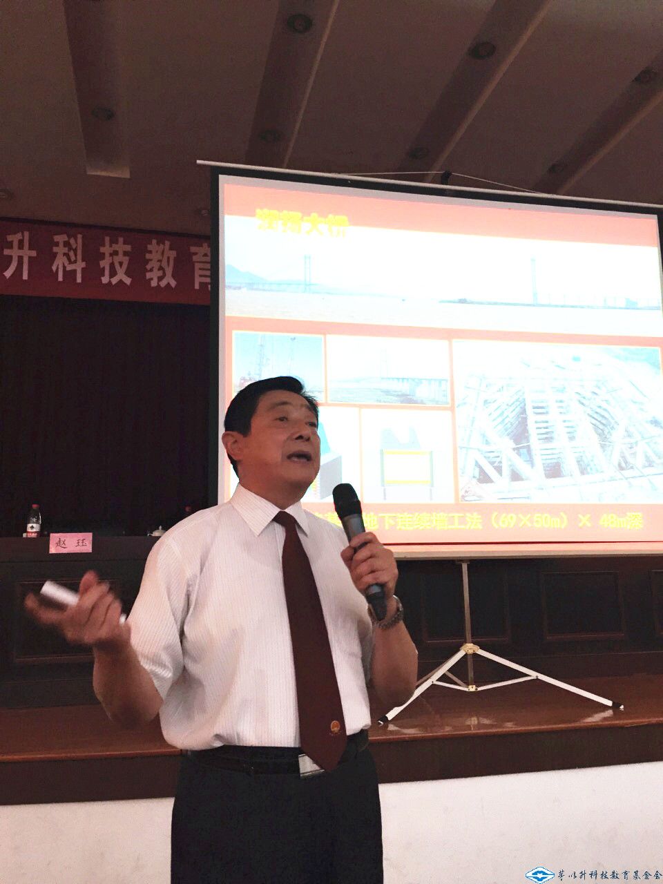 久久久精品国产亚洲成人满18免费网站