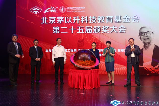 久久久精品国产亚洲成人满18免费网站