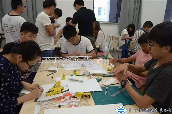 久久久精品国产亚洲成人满18免费网站