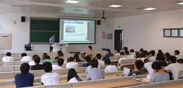 久久久精品国产亚洲成人满18免费网站