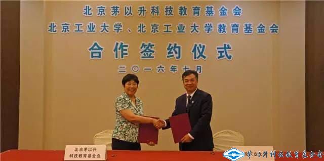 久久久精品国产亚洲成人满18免费网站