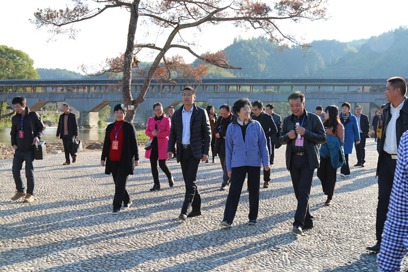 久久久精品国产亚洲成人满18免费网站