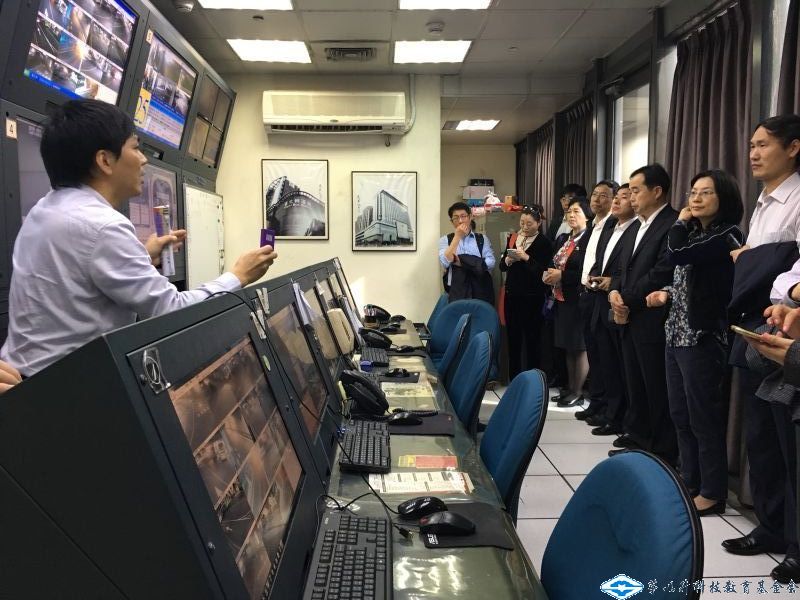 久久久精品国产亚洲成人满18免费网站