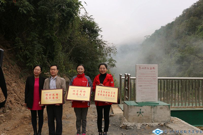 久久久精品国产亚洲成人满18免费网站