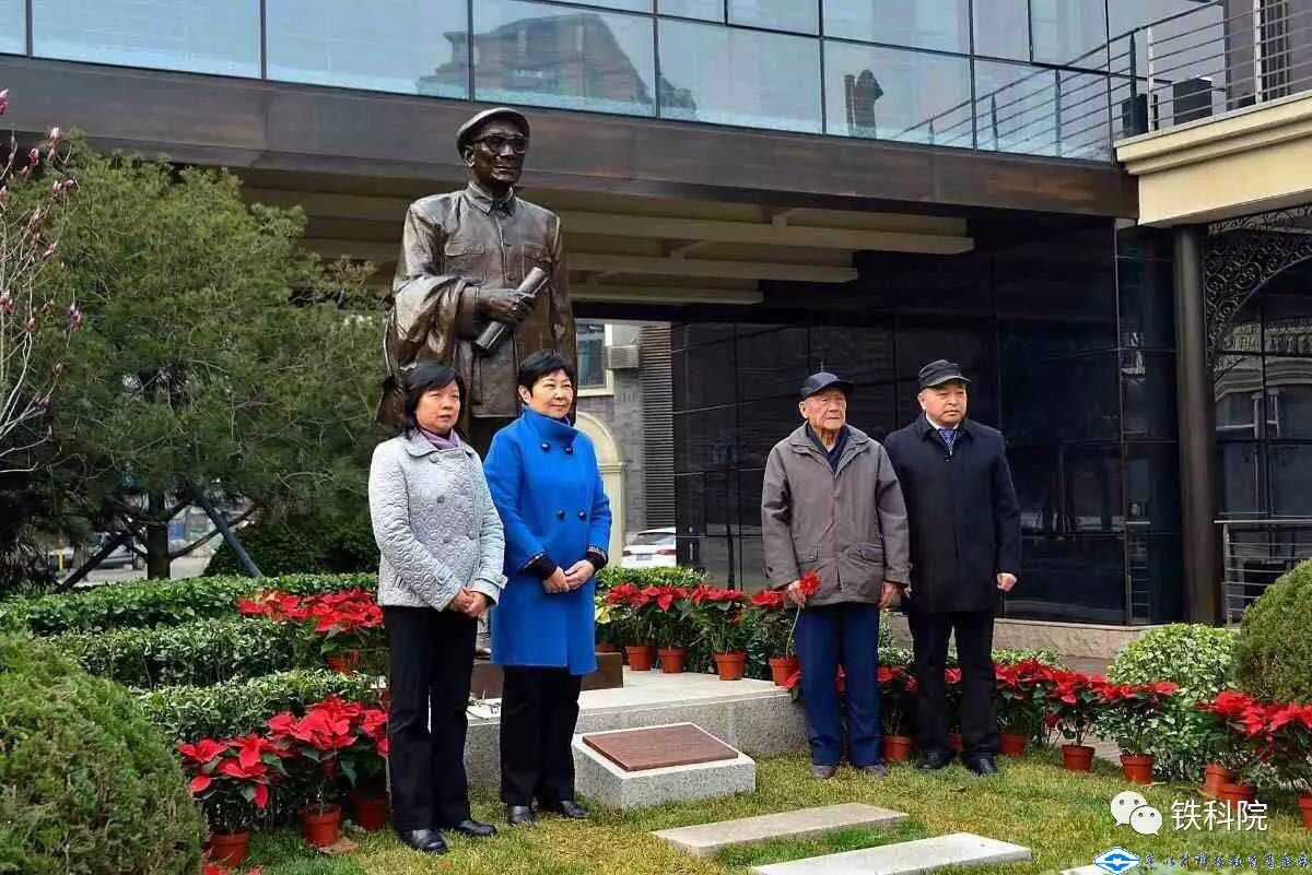 久久久精品国产亚洲成人满18免费网站