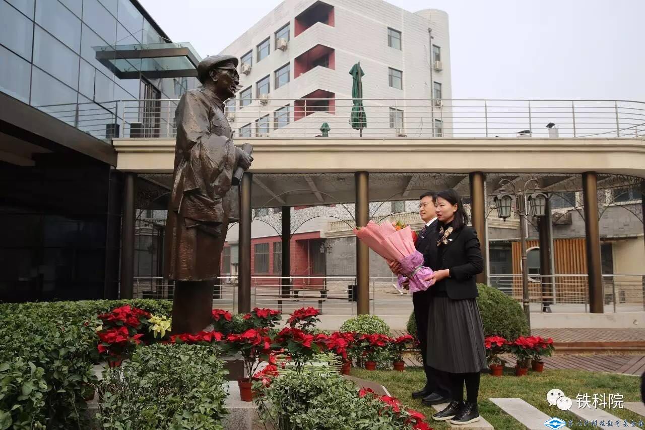 久久久精品国产亚洲成人满18免费网站