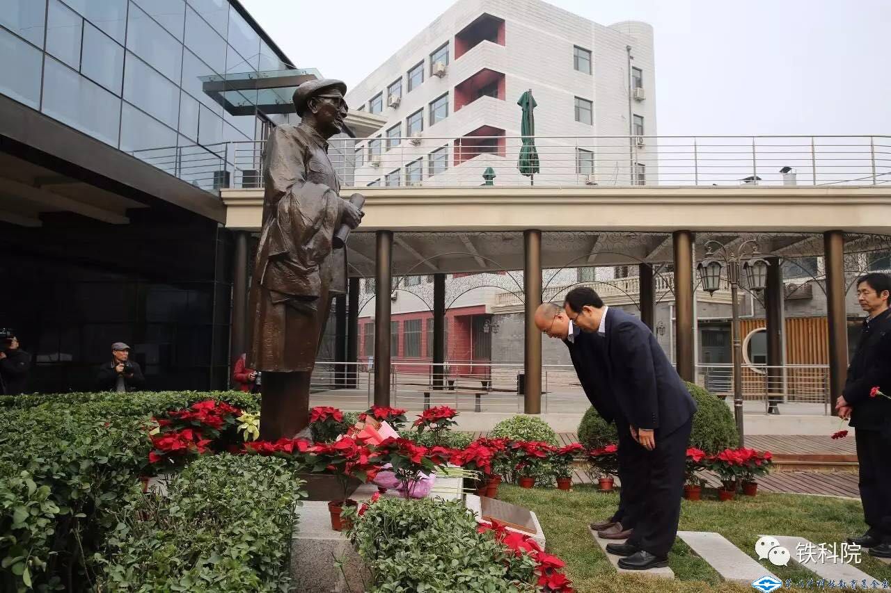 久久久精品国产亚洲成人满18免费网站