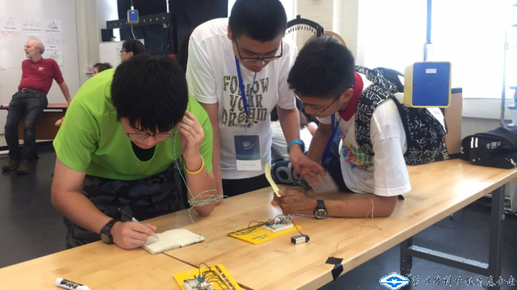 久久久精品国产亚洲成人满18免费网站