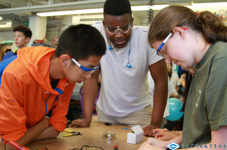 久久久精品国产亚洲成人满18免费网站