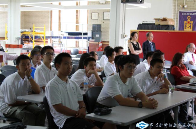 久久久精品国产亚洲成人满18免费网站