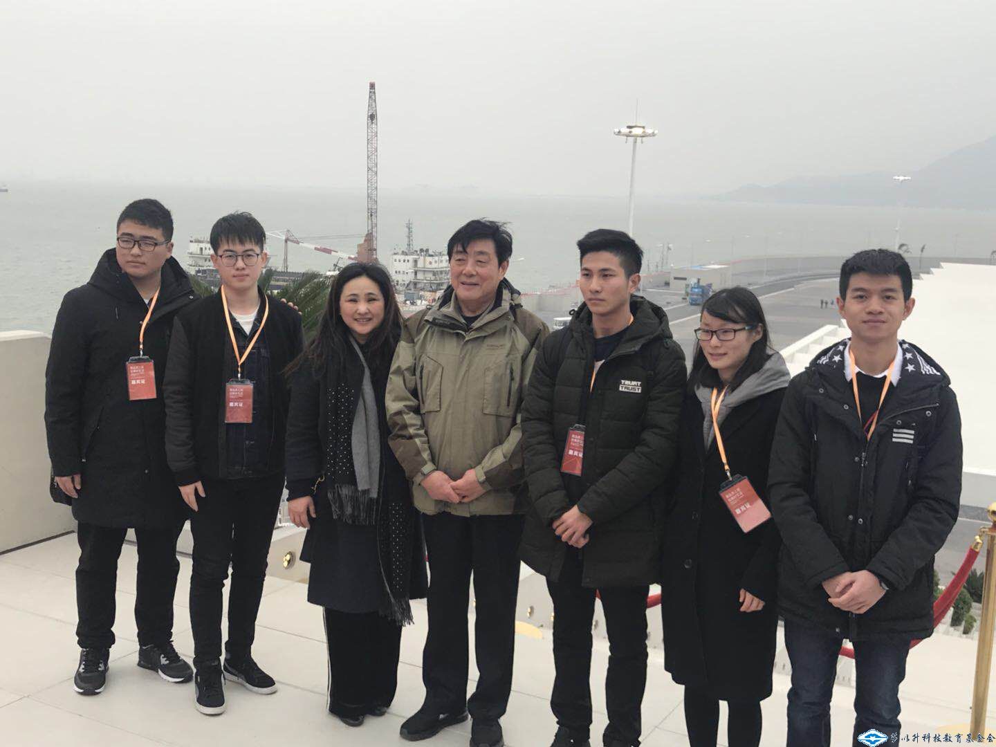 久久久精品国产亚洲成人满18免费网站